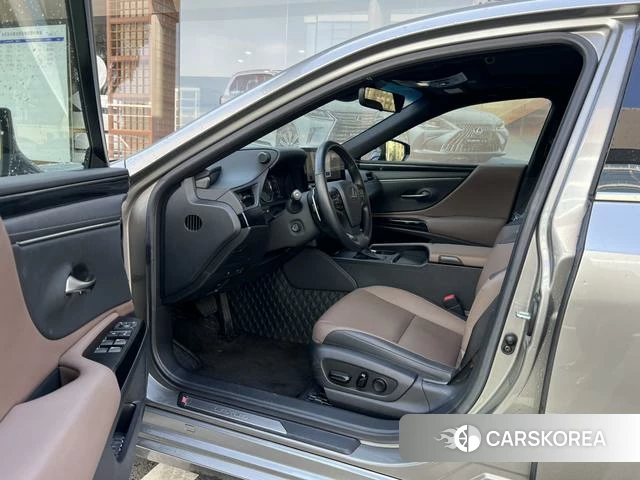 Lexus ES id 4276290 из Китая 8
