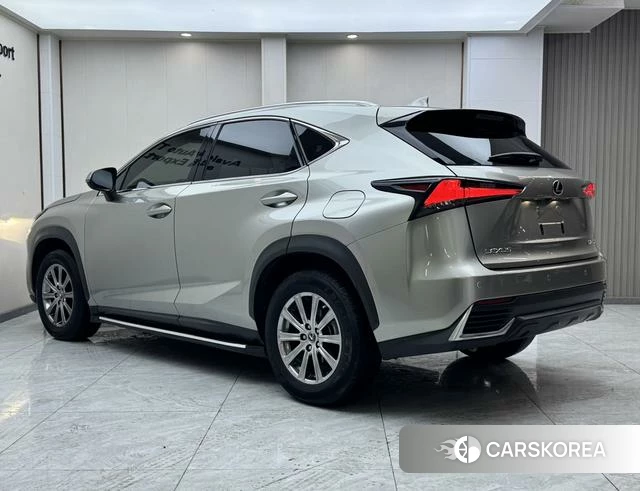 Lexus NX id 4274165 из Китая 26