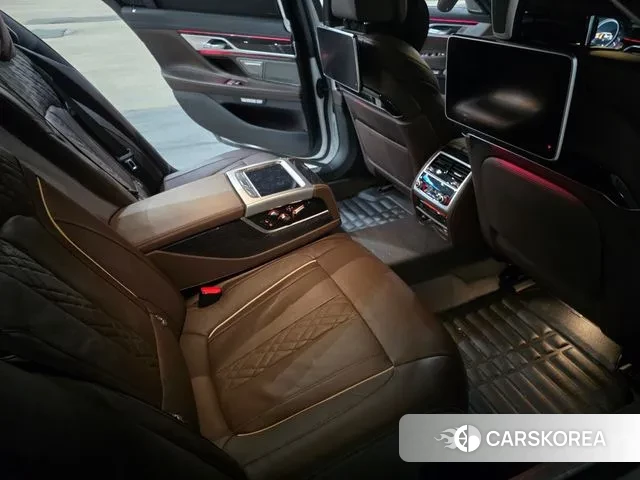 BMW 7 Series (G11) id 3239299 из Кореи 18