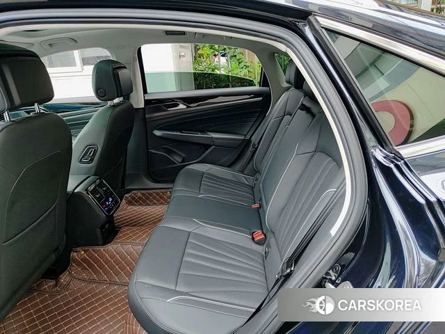 Volkswagen Passat id 4374677 из Китая 9