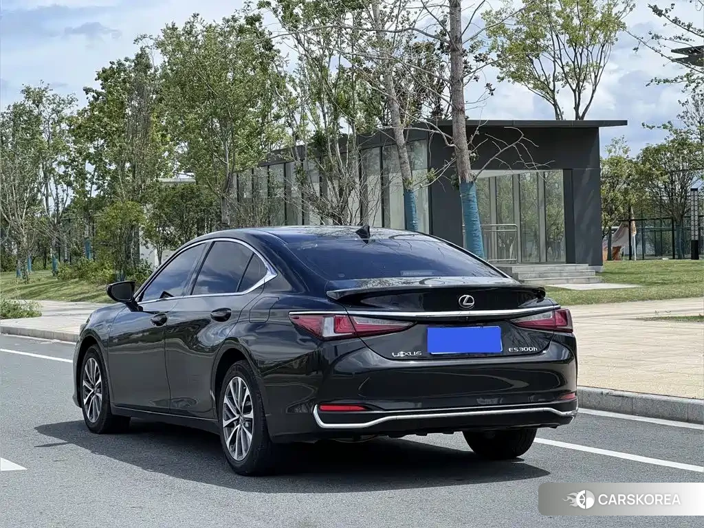 Lexus ES id 4622489 из Китая 8