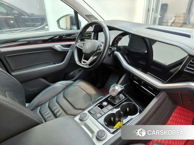 Volkswagen Touareg id 4240259 из Китая 18
