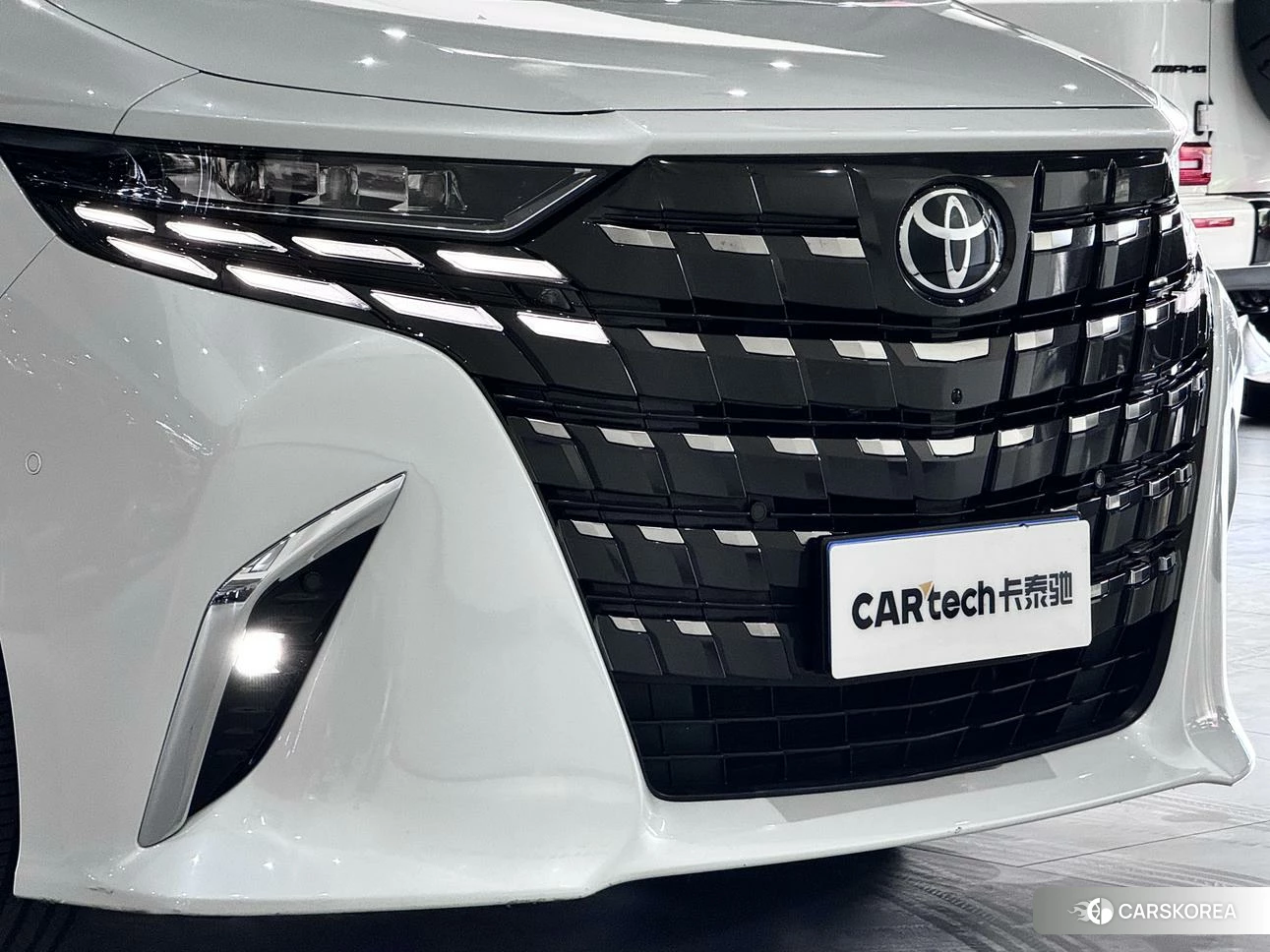 Toyota Elfa id 4407442 из Китая 39