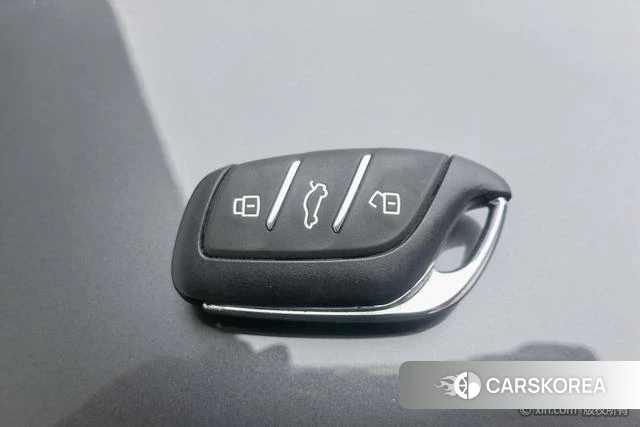 Roewe eRX5 id 4236145 из Китая 22