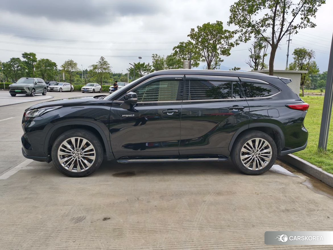 Toyota Highlander id 4406100 из Китая 8
