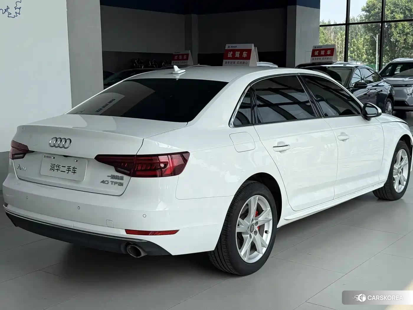 Audi A4L id 4617169 из Китая 13