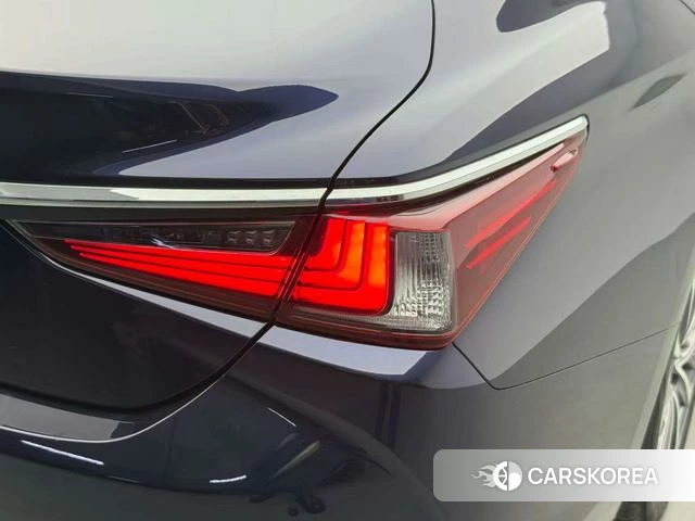 Lexus ES id 4314676 из Китая 13