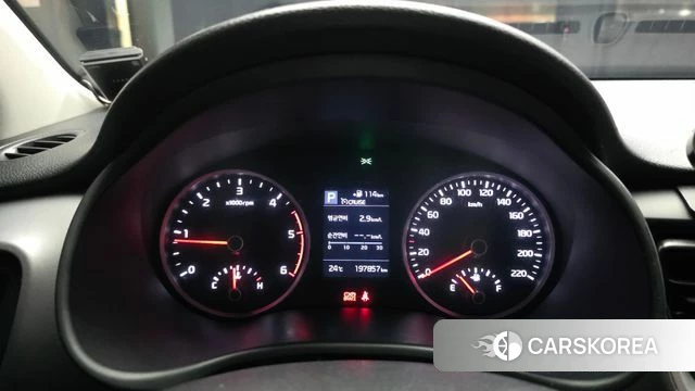 Kia Stonic id 4605475 из Кореи 18