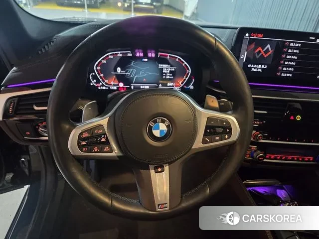 BMW 5 Series (G30) id 3348383 из Кореи 8