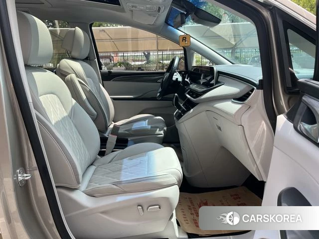 Buick GL8 id 4239912 из Китая 15
