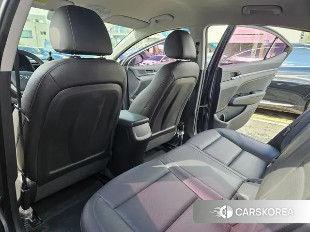 Hyundai Avante AD id 3076869 из Кореи 18