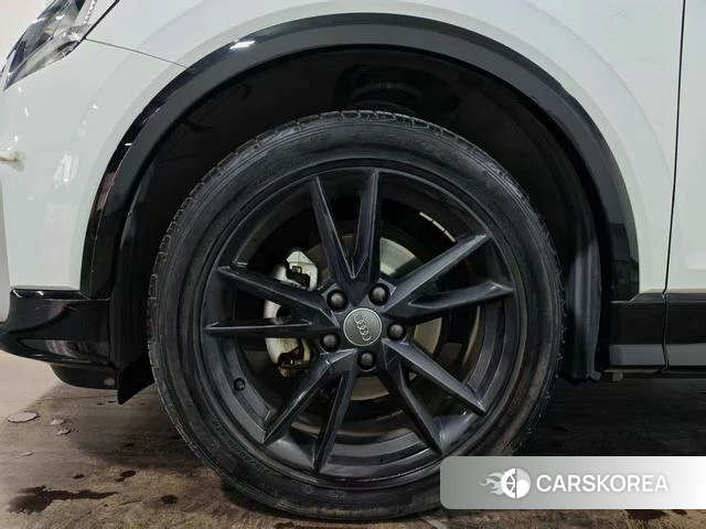 Audi Q2L id 3856332 из Китая 15