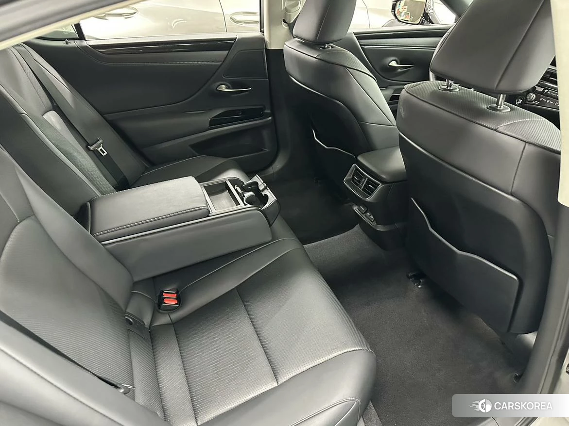 Lexus ES id 4499064 из Китая 18