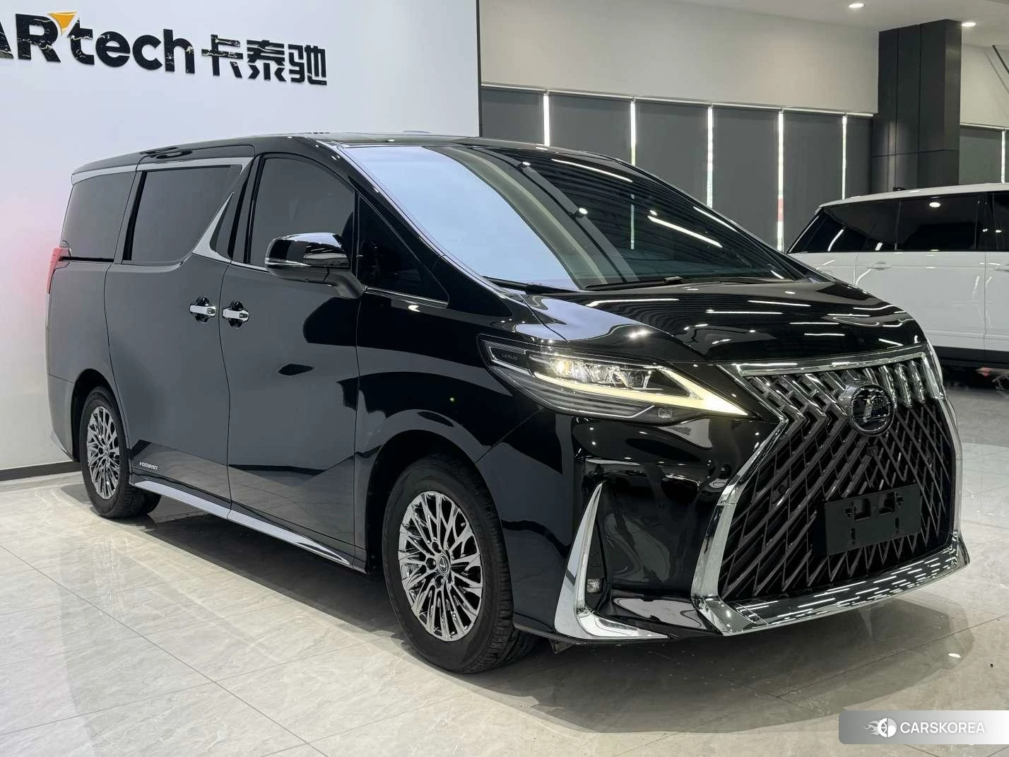 Lexus LM id 4461359 из Китая 13