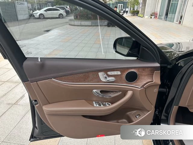Mercedes-Benz E-class id 4290383 из Китая 20