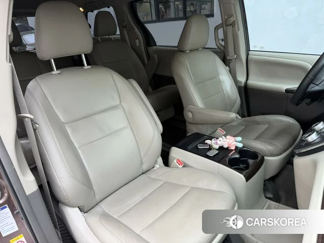 Toyota Sienna id 4239684 из Китая 15
