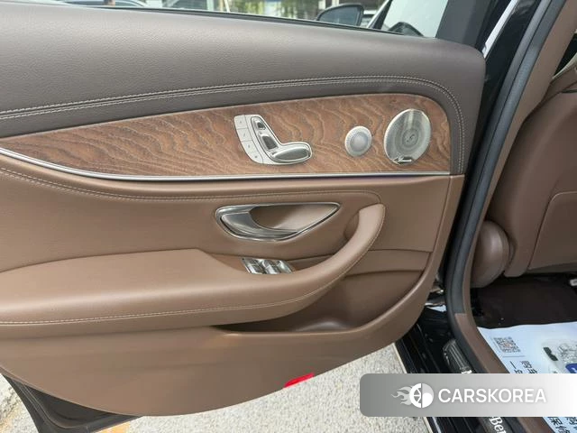 Mercedes-Benz E-class id 4256536 из Китая 12