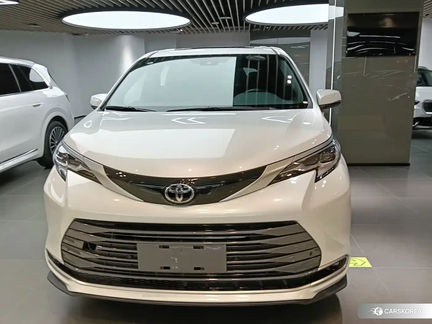 Toyota Sienna id 4686172 из Китая 8