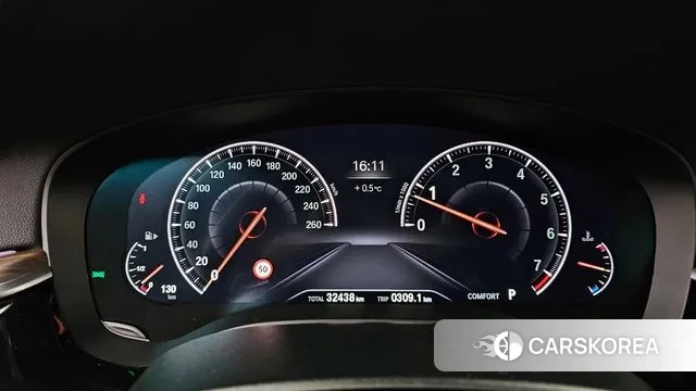 BMW 5 Series (G30) id 3646928 из Кореи 18