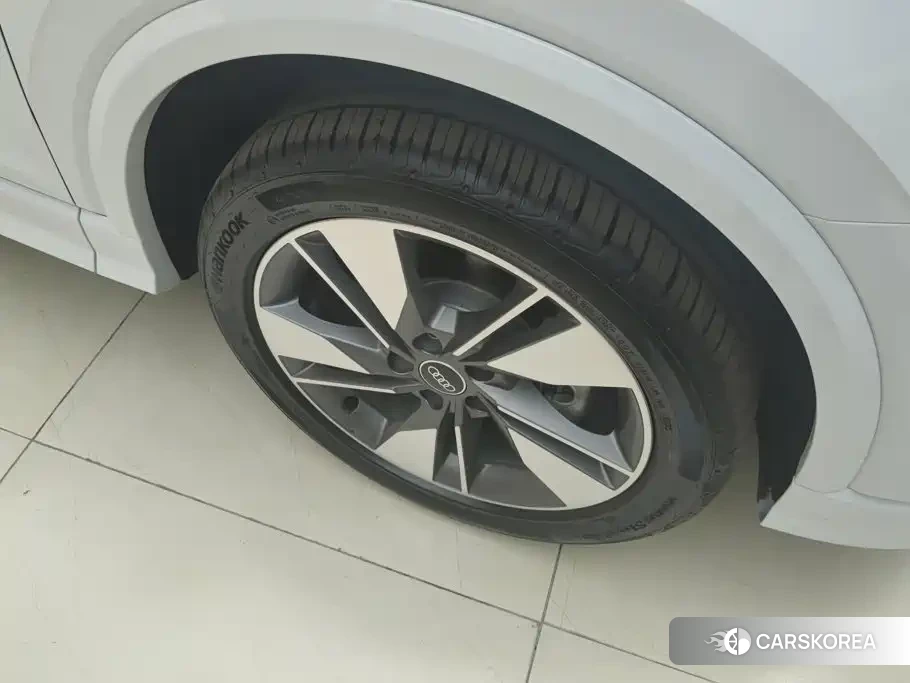 Audi Q2L id 4654582 из Китая 14