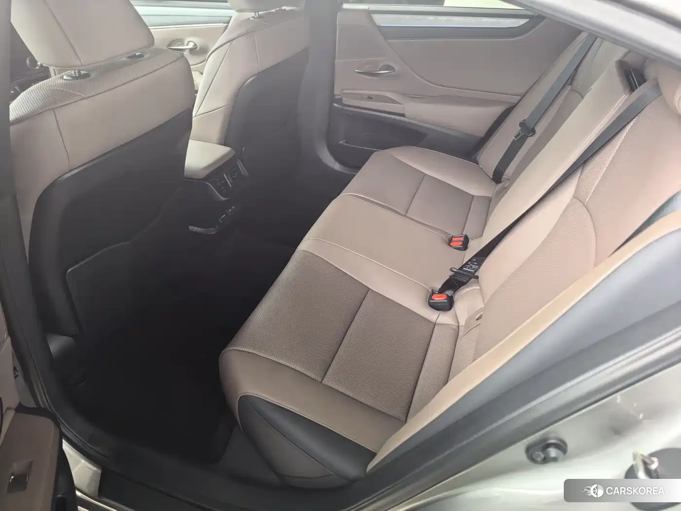 Lexus ES id 4546114 из Китая 8