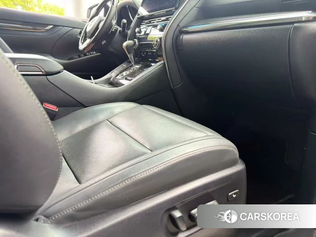 Lexus LM id 4342225 из Китая 19