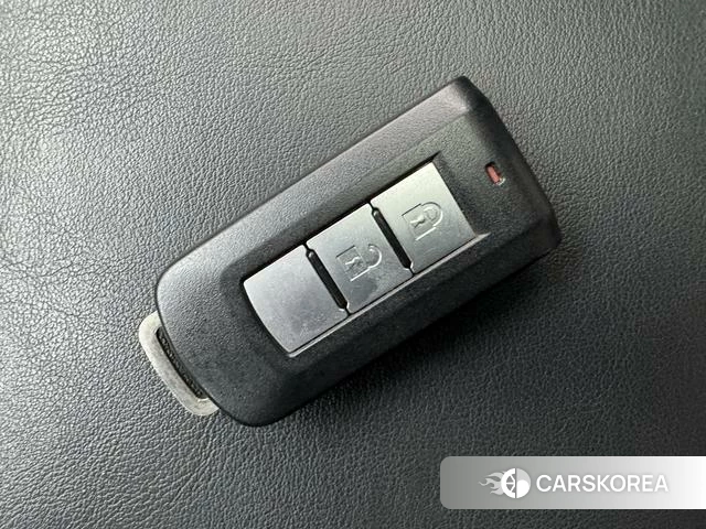 Mitsubishi  Outlander id 4253610 из Китая 26