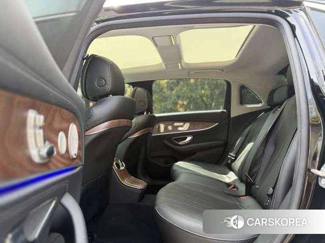 Mercedes-Benz E-class id 4275249 из Китая 14