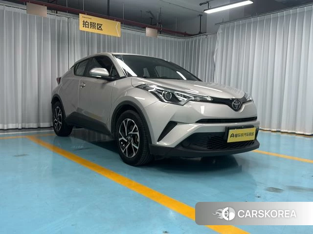 Toyota C-HR id 4221410 из Китая 18