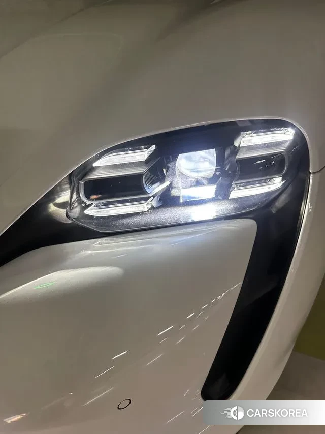 Porsche Taycan id 3597174 из Кореи 14