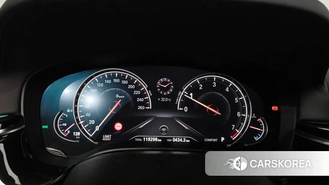 BMW 5 Series (G30) id 4626196 из Кореи 33