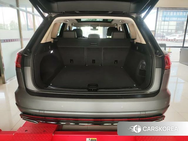 Volkswagen Touareg id 4274669 из Китая 8