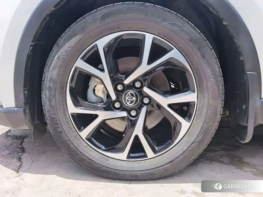Toyota C-HR id 4654490 из Китая 26