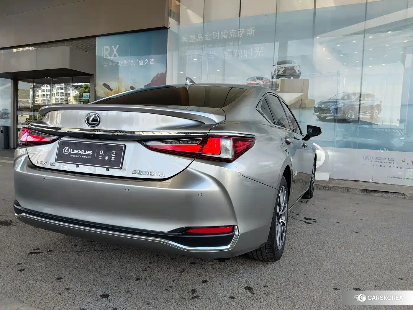 Lexus ES id 4664514 из Китая 11