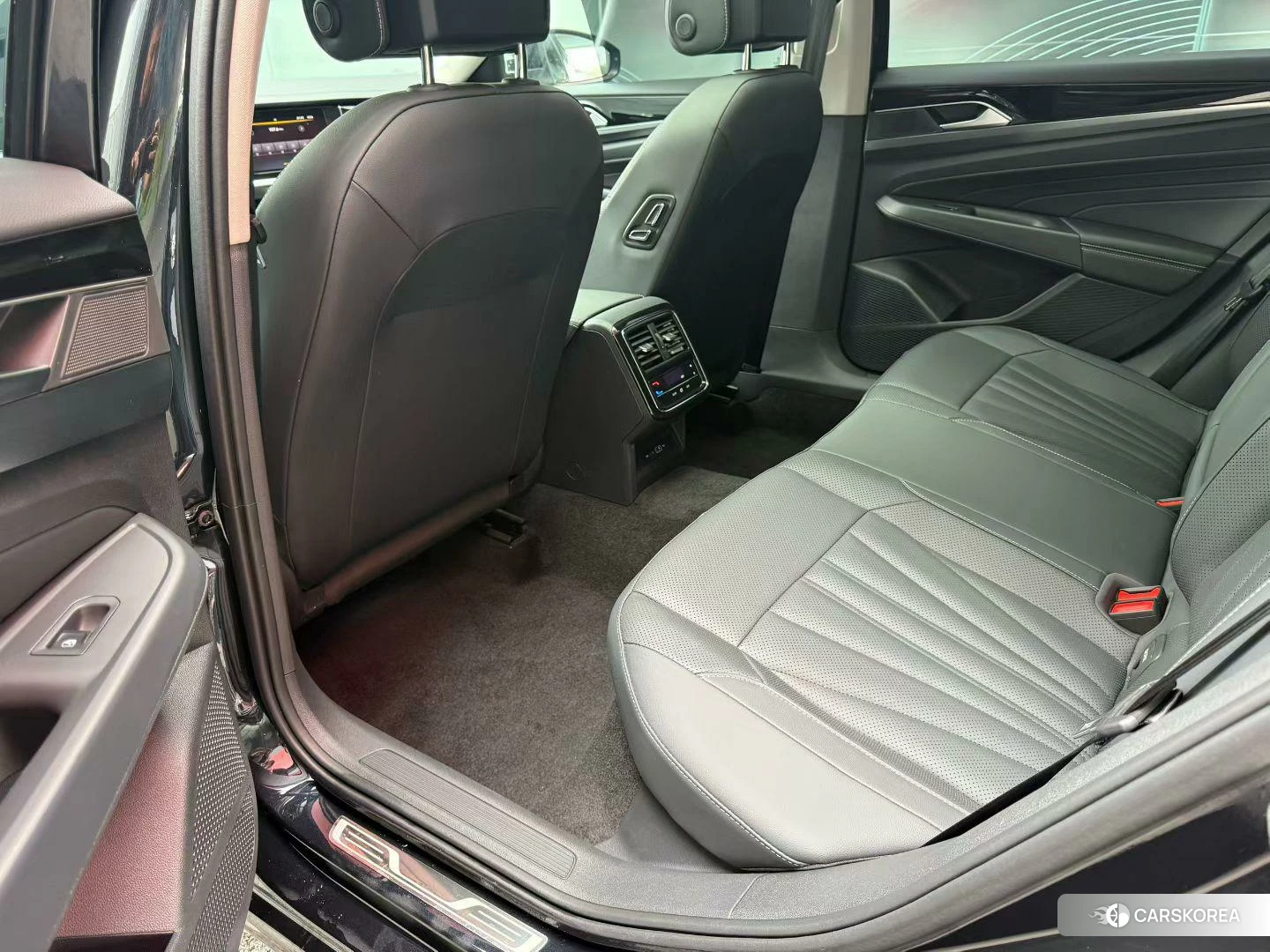 Volkswagen Passat id 4473753 из Китая 8
