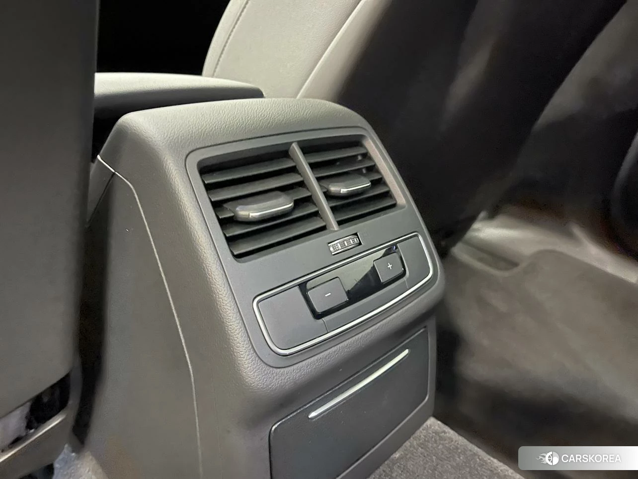 Audi A4L id 4413551 из Китая 18