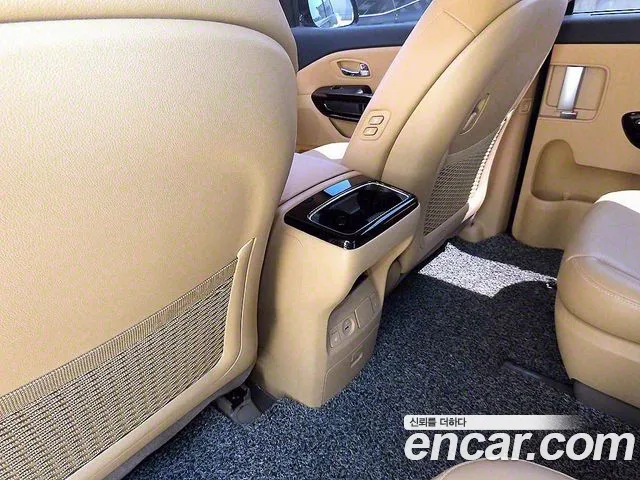 Kia The New Carnival id 2682156 из Кореи 17