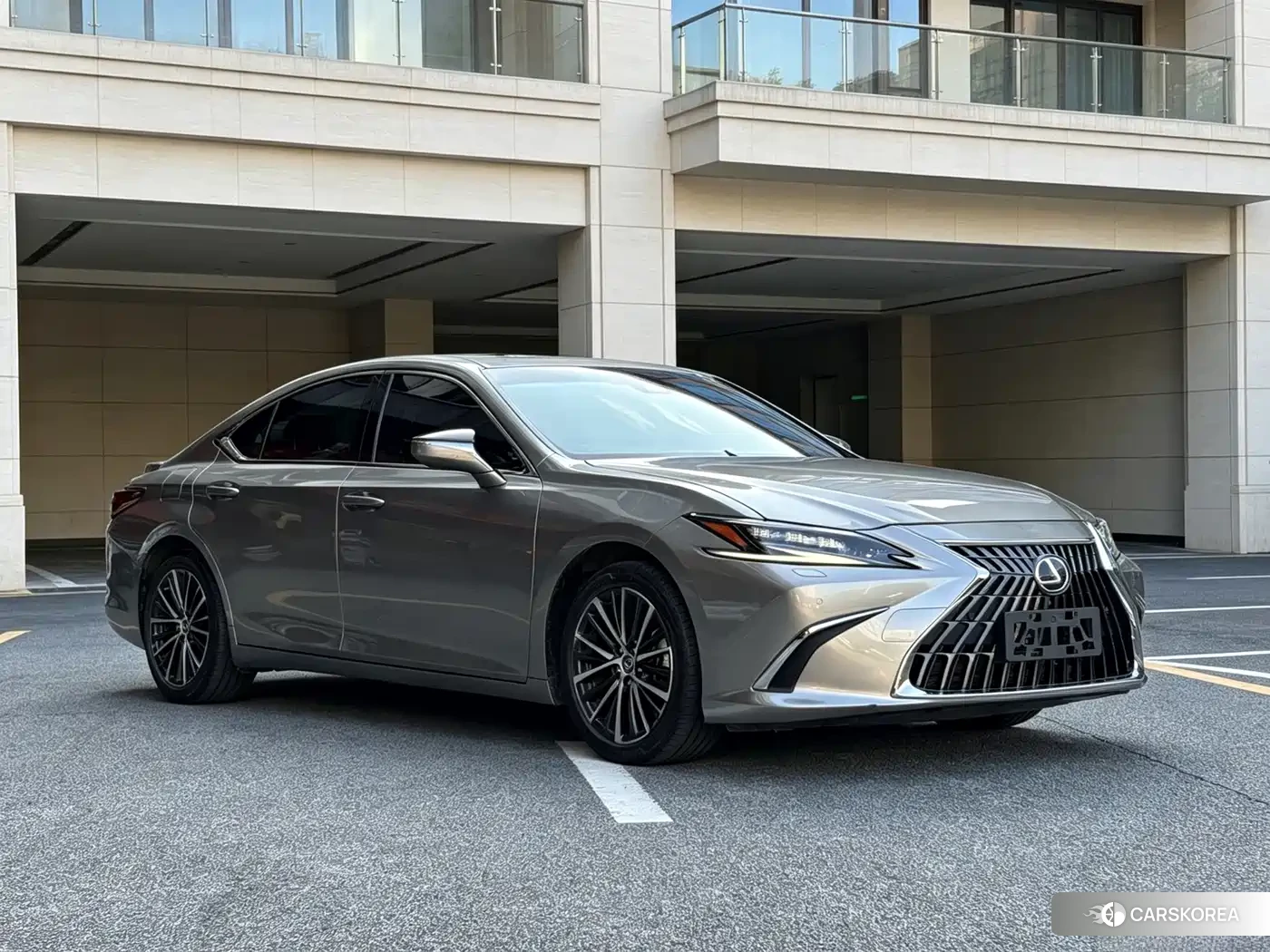 Lexus ES id 4669357 из Китая 8