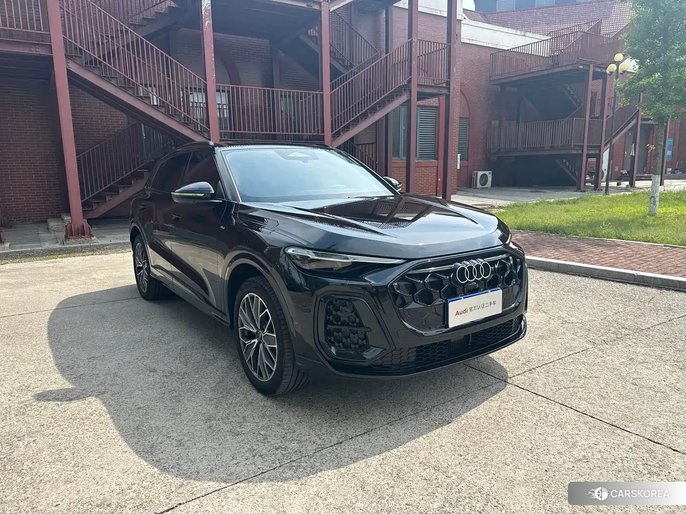 Audi Q5L id 4653978 из Китая 14