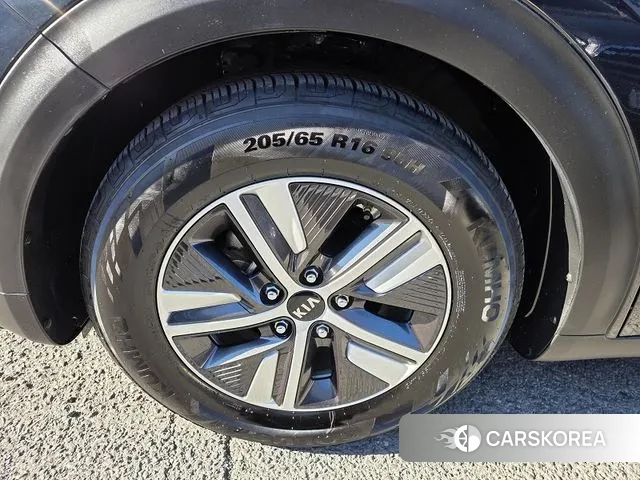 Kia The New Niro id 3535791 из Кореи 18