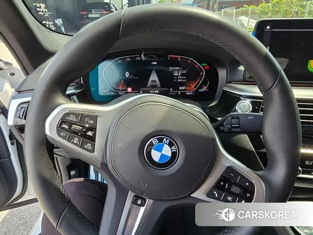 BMW 5 Series (G30) id 3043128 из Кореи 18