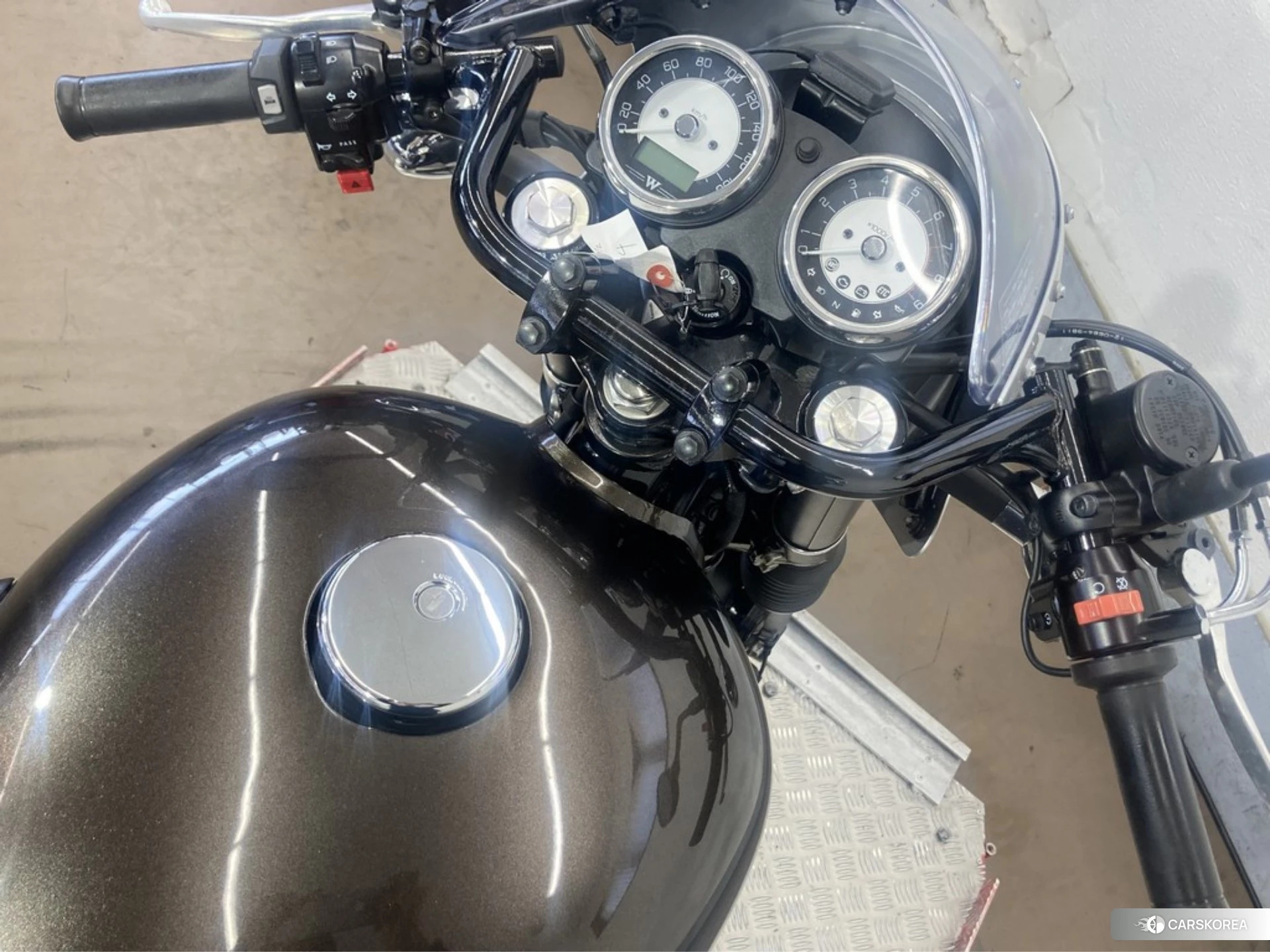 Kawasaki W800 CAFE id 4374121 из Японии 28