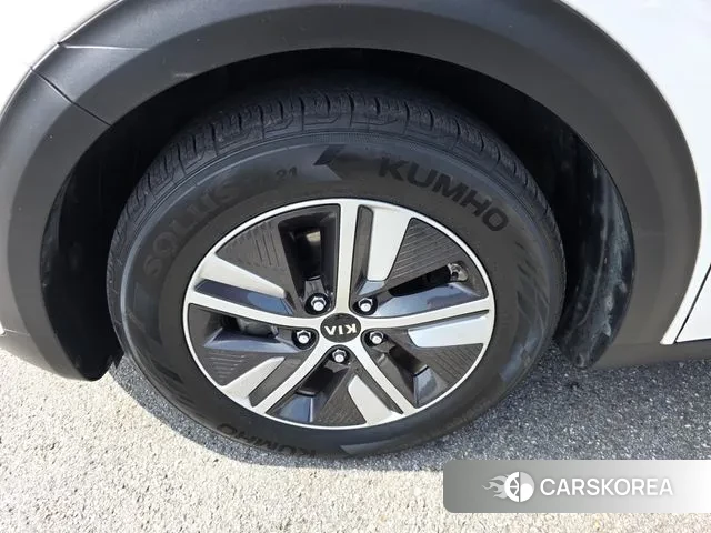 Kia Niro id 3198114 из Кореи 15