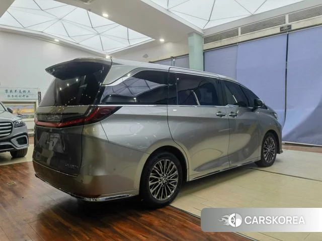 Lexus LM id 4314265 из Китая 19