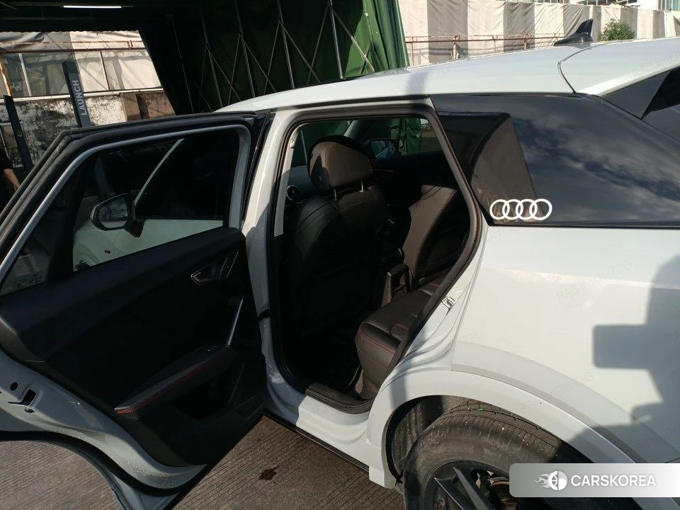 Audi Q2L id 4479651 из Китая 8