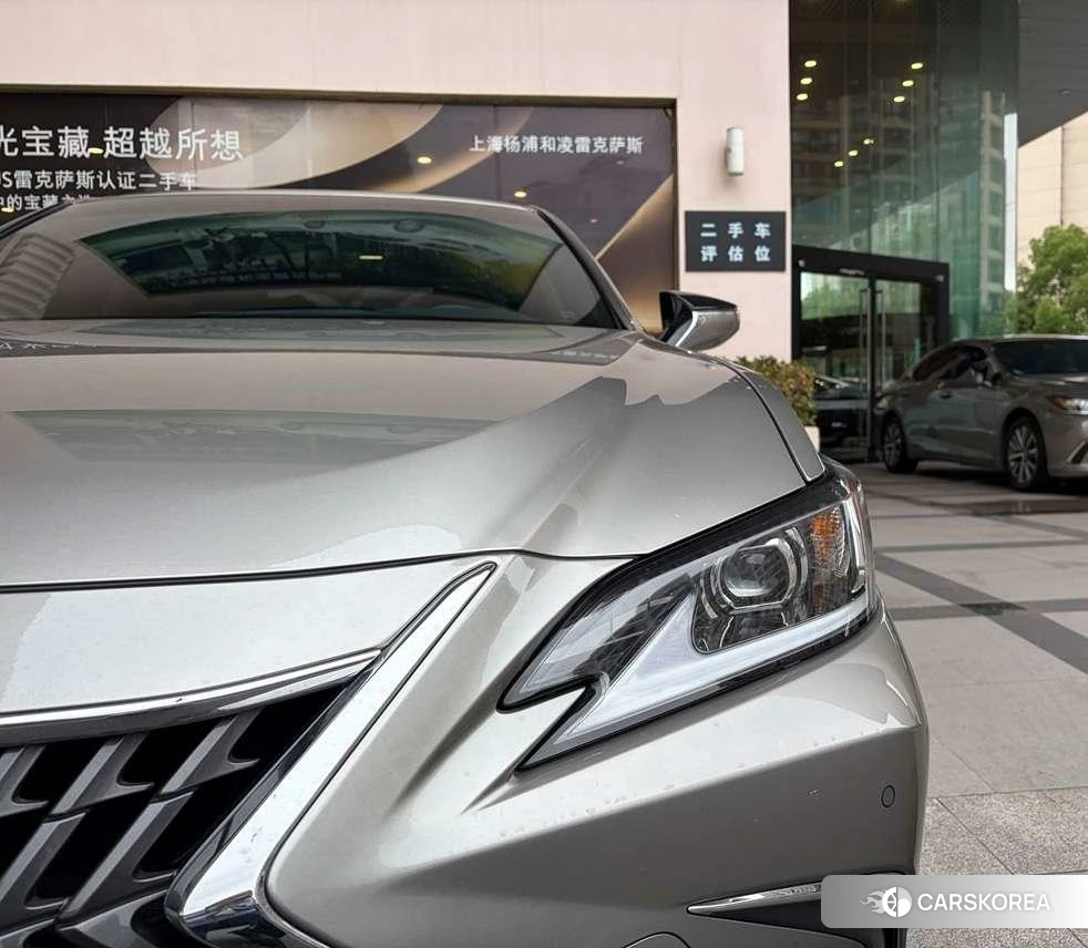 Lexus ES id 4467463 из Китая 12