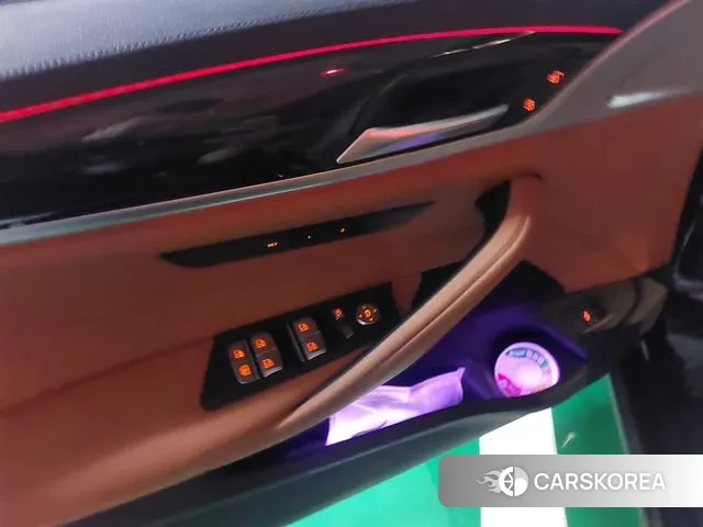 BMW 5 Series (G30) id 3011626 из Кореи 10