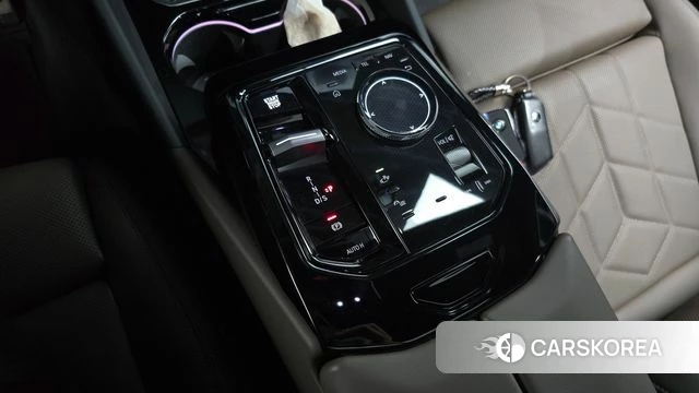 BMW 5 Series (G60) id 3909760 из Кореи 18