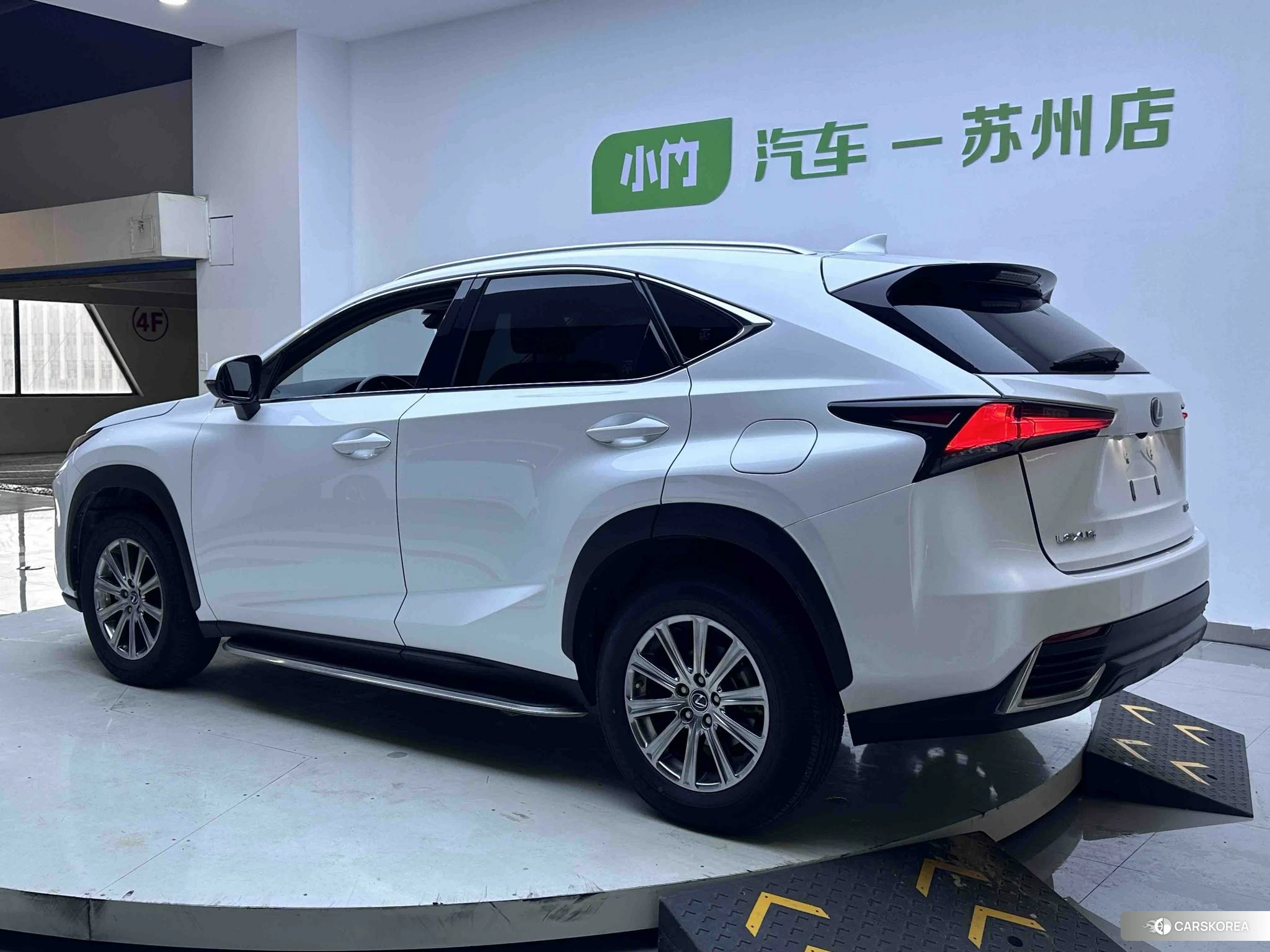 Lexus NX id 4455402 из Китая 21