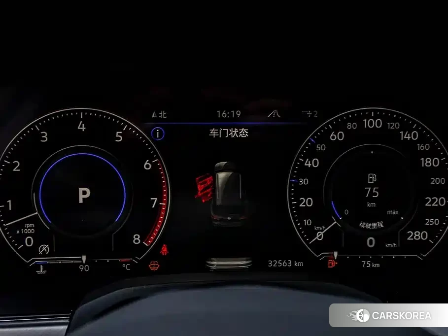 Volkswagen Touareg id 4570746 из Китая 32
